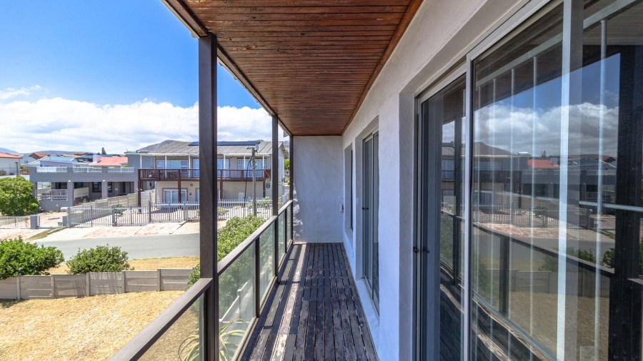 4 Bedroom Property for Sale in De Kelders Western Cape